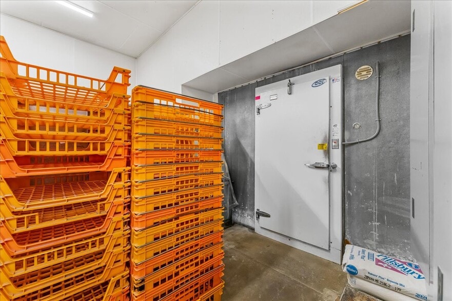 More Photos Of 118 Main St, Luxemburg Specialty For Sale