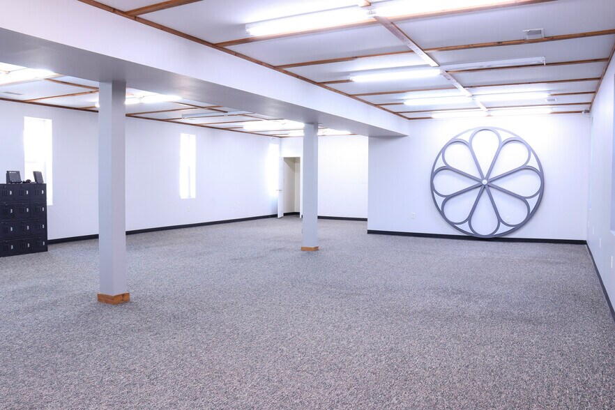 More Photos Of 126 E Lincolnway, Morrison Specialty For Sale