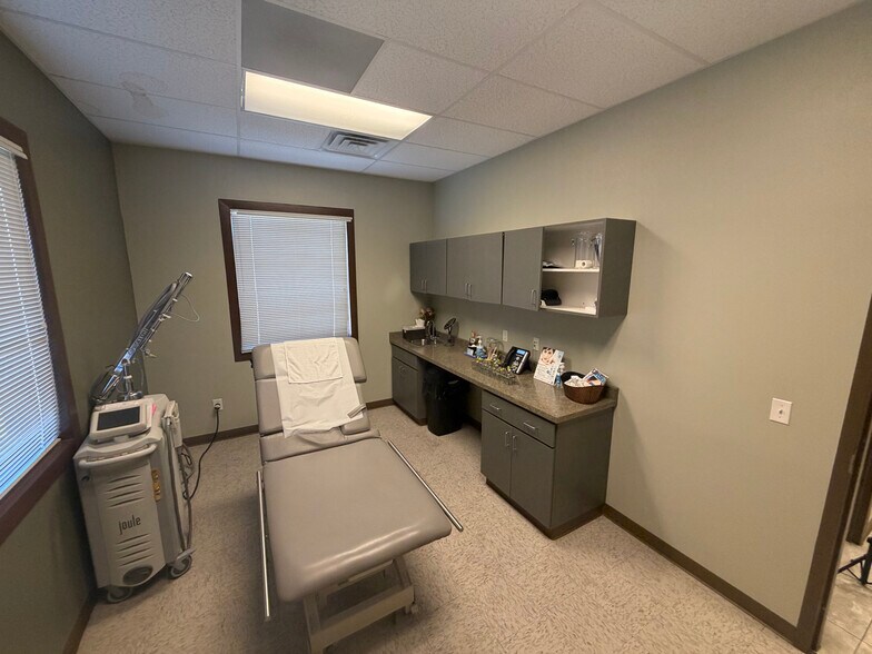 More Photos Of 1508 N Zaragoza Rd, El Paso Medical For Sale