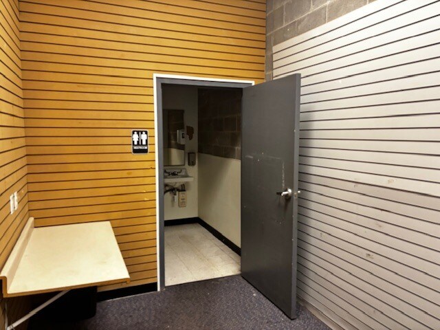 More Photos Of 1225 N Loop 336 W, Conroe Freestanding For Lease