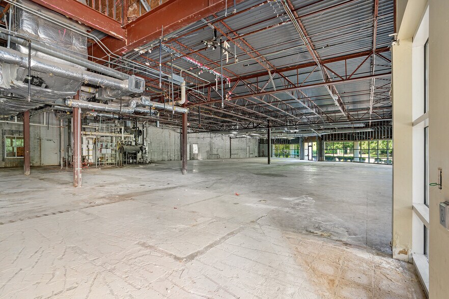 More Photos Of 4000 Corporate Center Dr, Morrow Medical For Sale