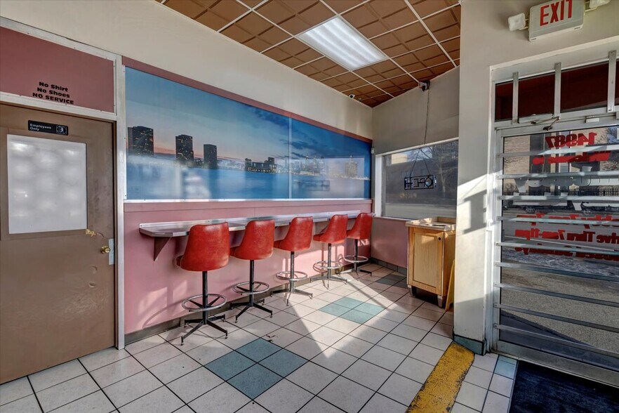 More Photos Of 14987 Gratiot Ave, Detroit Restaurant For Sale