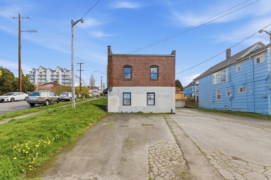 More Photos Of 2602 Grand Ave, Everett Office For Sale