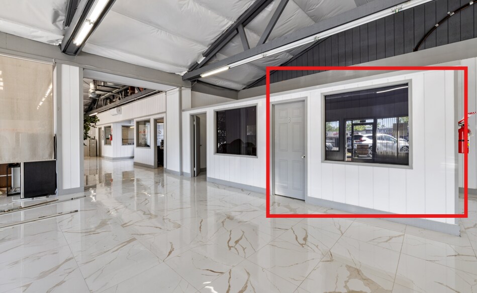 More Photos Of 7817-7829 Fair Oaks Blvd, Carmichael Auto Dealership For Lease