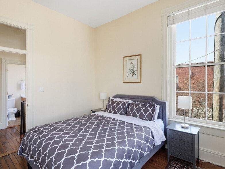 More Photos Of 8-10 E Main St, Richmond Apartments For Sale