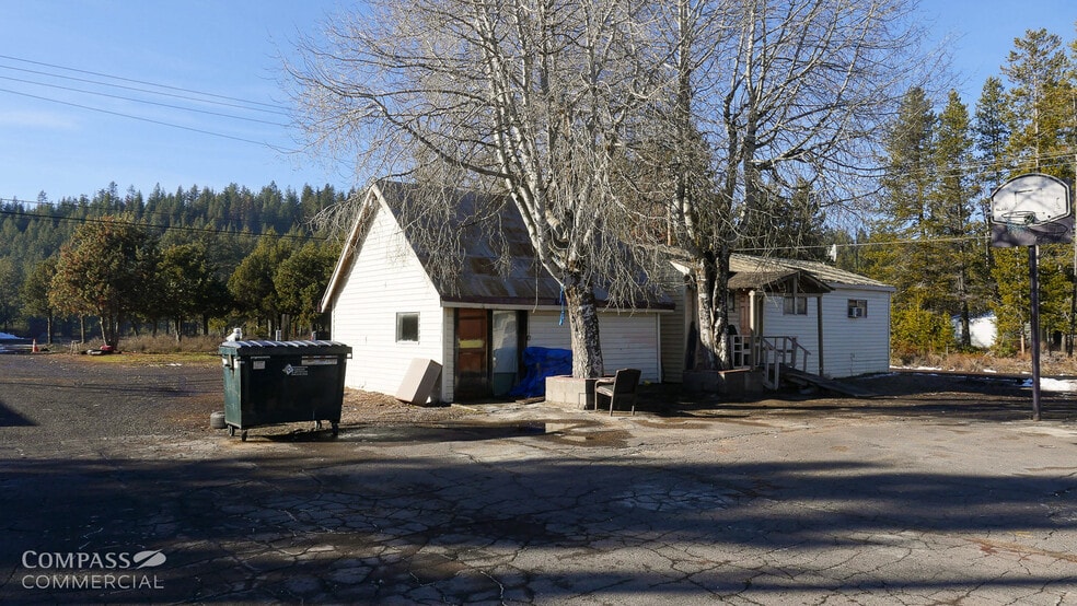 More Photos Of 109480 Highway 97 N, Chemult Hotel For Sale