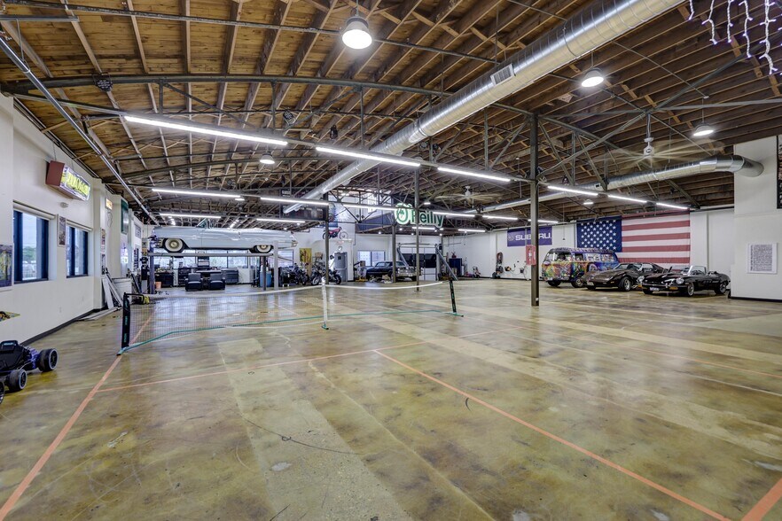 More Photos Of 102 S Wall Ave, Joplin Office For Sale