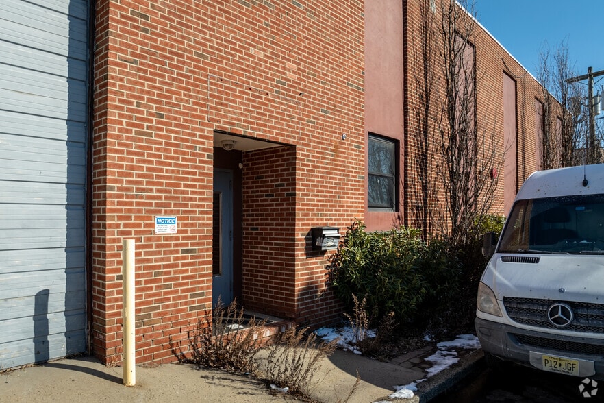 More Photos Of 230 Marion Ave, Linden Research And Development For Sale
