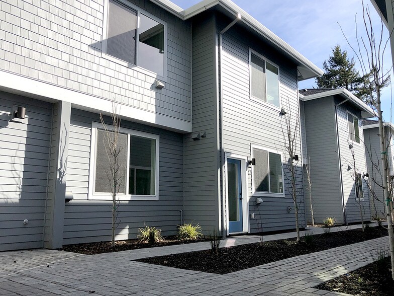 More Photos Of 7025-7045 N Mohawk Ave, Portland Multifamily For Sale