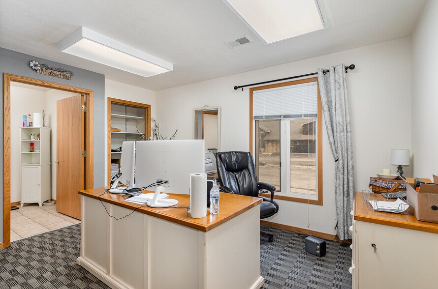 More Photos Of 635 N Center Rd, Saginaw Office For Sale