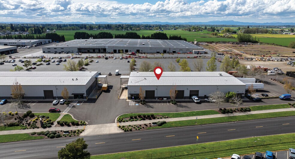 More Photos Of 91370 N Coburg Industrial Way, Coburg Manufacturing For Lease