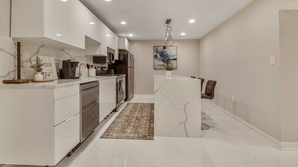 More Photos Of 1414 Pennsylvania Ave SE, Washington Apartments For Sale