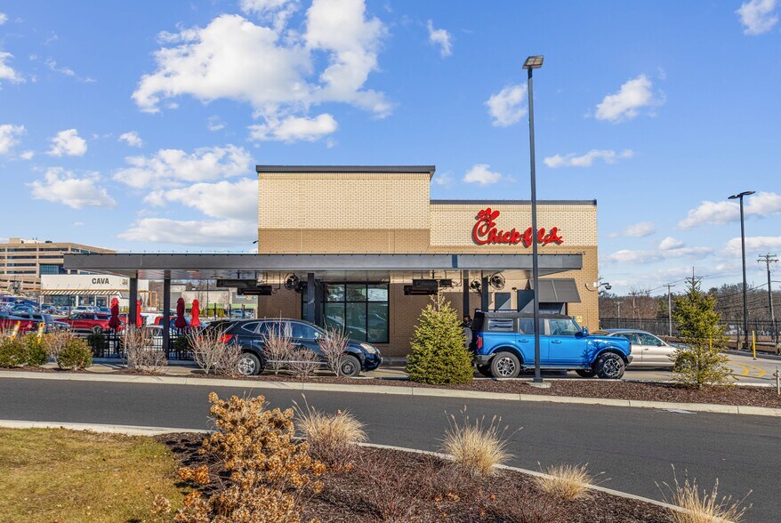 More Photos Of 801 Bridgeport Ave, Shelton Fast Food For Sale