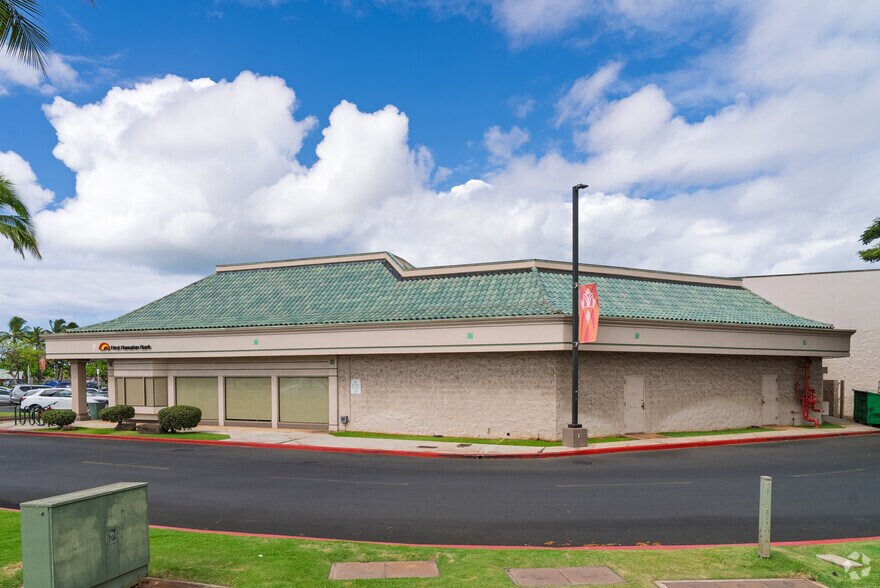 More Photos Of 590 Farrington Hwy, Kapolei Storefront For Lease