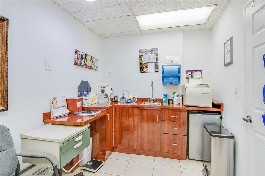 More Photos Of 383 Northfield Rd, West Orange Medical For Sale