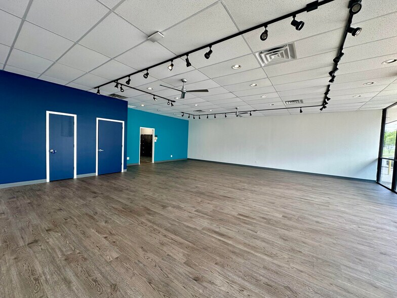 More Photos Of 14221-14239 Inwood Rd, Dallas Storefront For Lease