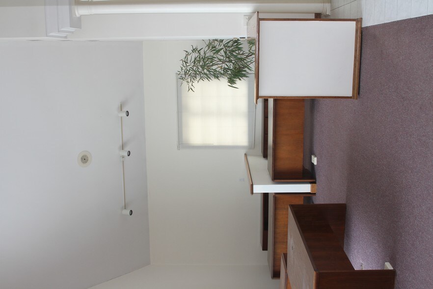 More Photos Of 201 E Dundee Rd, Palatine Office For Sale