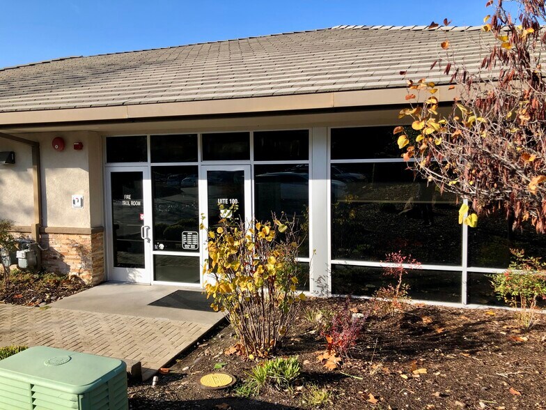 More Photos Of 588 N Sunrise Ave, Roseville Medical For Lease
