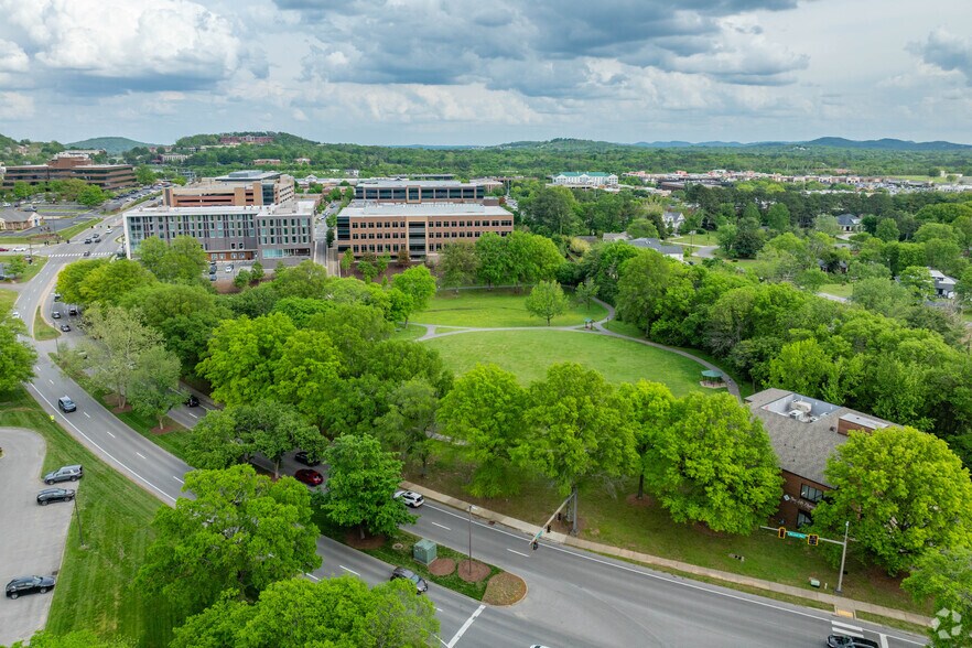 More Photos Of 111 Westwood Pl, Brentwood Office For Lease