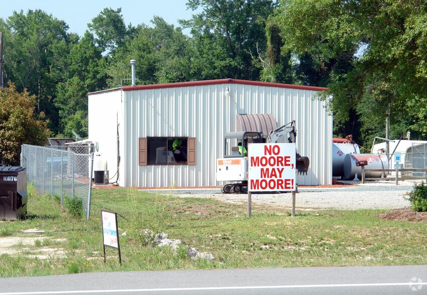 More Photos Of 4911 Southport-supply Rd, Southport Industrial For Sale