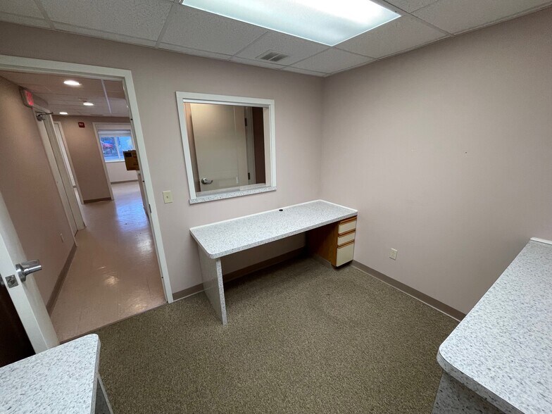More Photos Of 464 Wolcott Rd, Wolcott Office For Lease