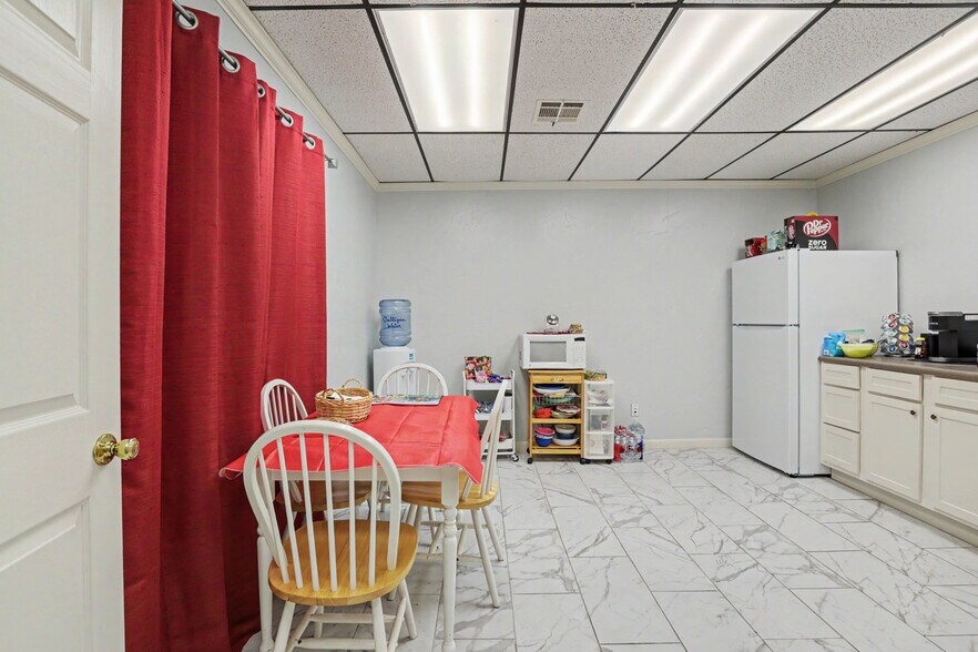More Photos Of 3701 N Meridian Ave, Oklahoma City Office For Sale