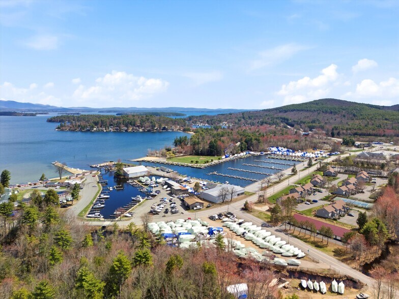 More Photos Of 40 Weirs Rd, Gilford Restaurant For Sale