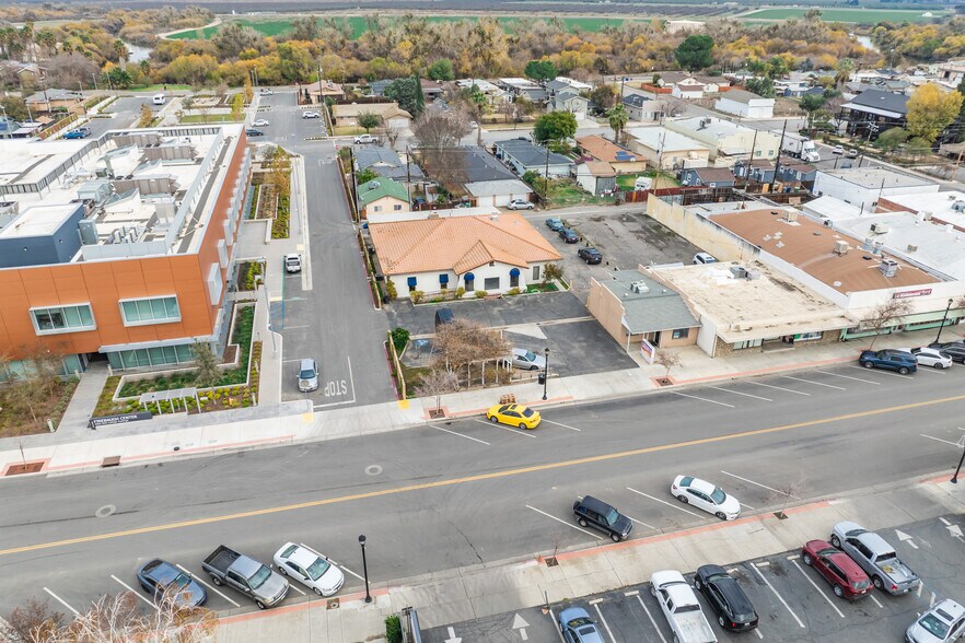 More Photos Of 927 O St, Firebaugh Healthcare For Sale