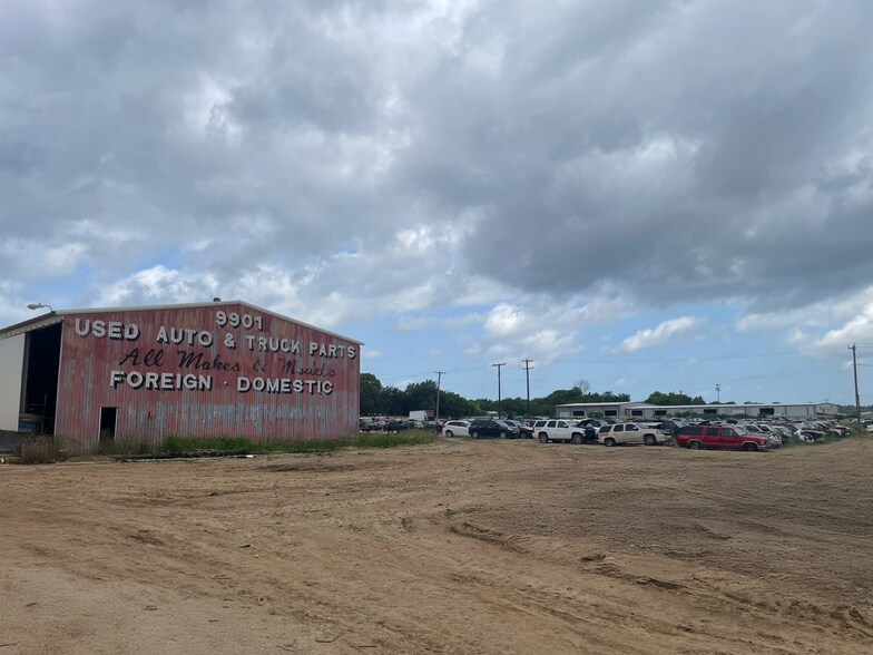 More Photos Of 9901 Jacksboro Hwy, Fort Worth Warehouse For Lease