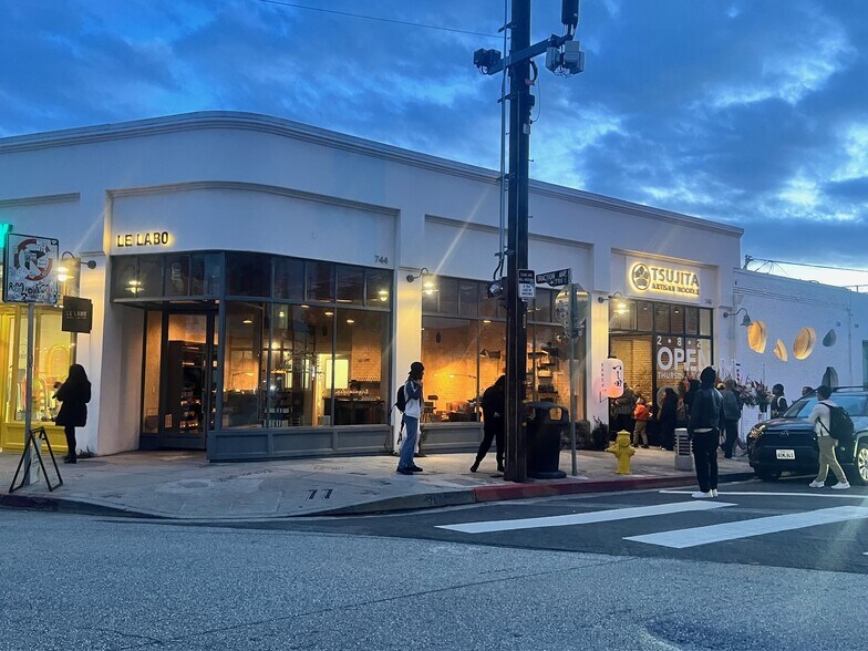 More Photos Of 734-744 E 3rd St, Los Angeles Storefront For Lease