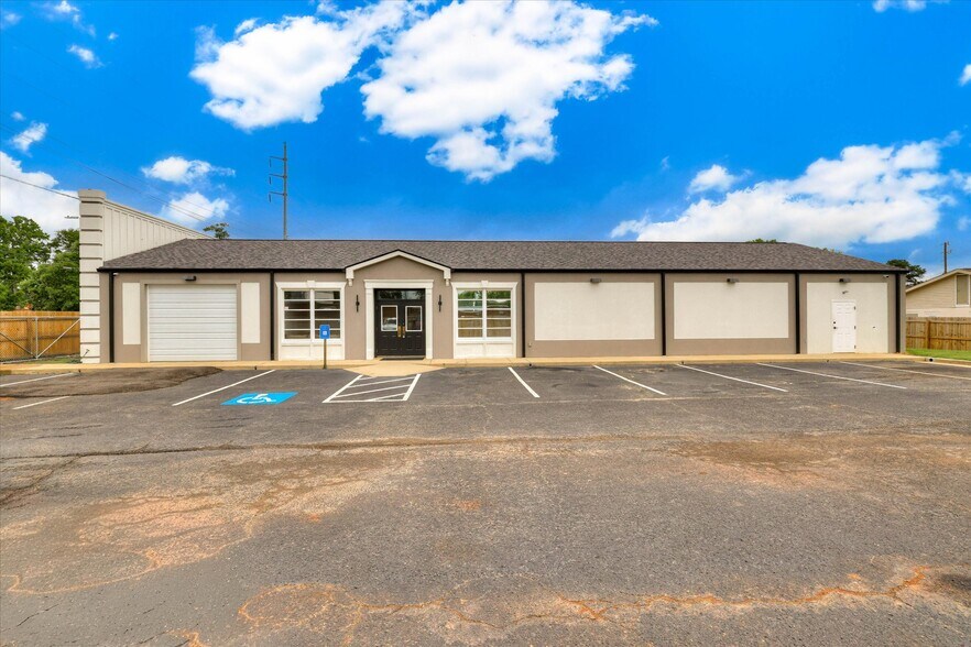 More Photos Of 1010 Druid Park Ave, Augusta Freestanding For Sale