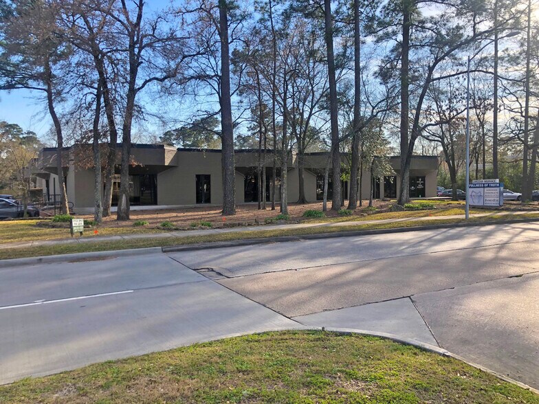 More Photos Of 1110 Kingwood Dr, Kingwood Office For Sale