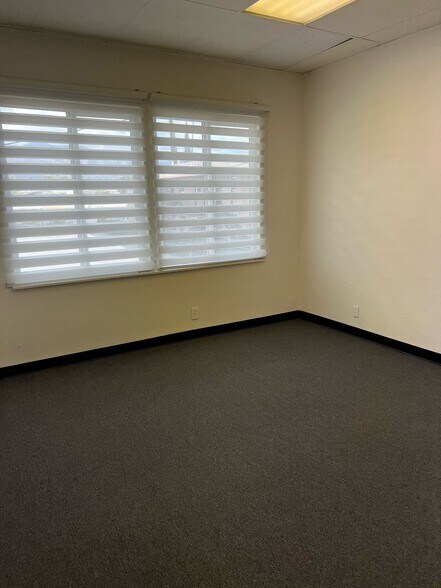 More Photos Of 13095 San Fernando Rd, Sylmar Flex For Lease