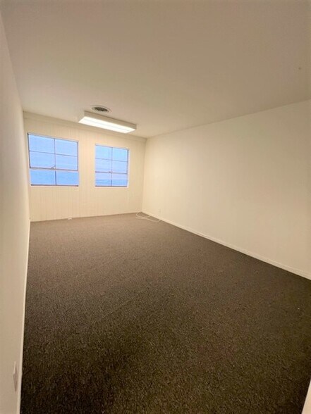 More Photos Of 6210 Wilshire Blvd, Los Angeles Office For Lease