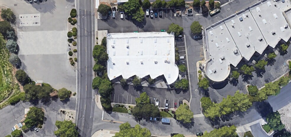 More Photos Of 890 E Patriot Blvd, Reno Light Distribution For Sale