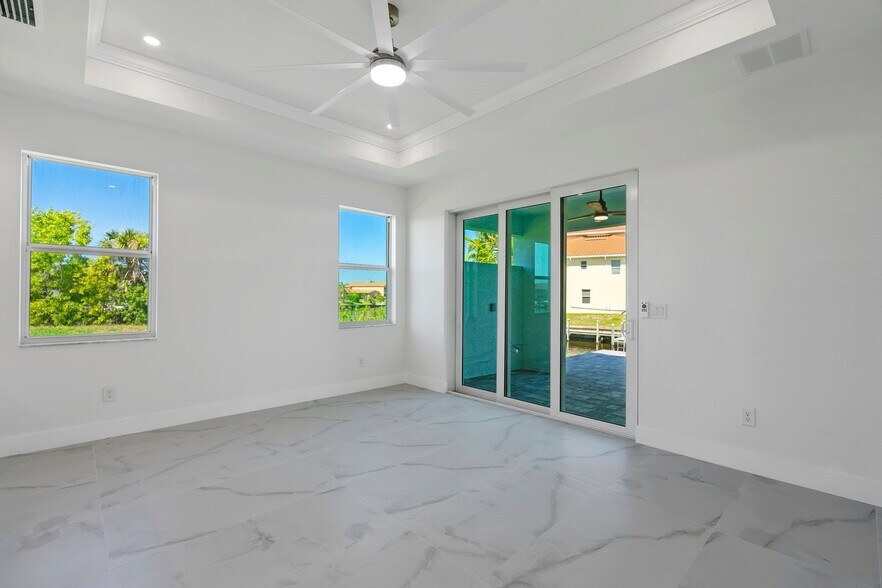 More Photos Of 1107 SE 38th St, Cape Coral Apartments For Sale