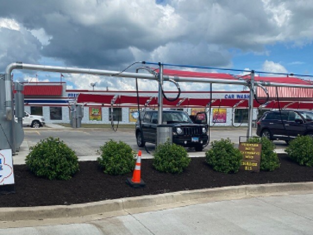 More Photos Of 540 W Camp St, East Peoria Carwash For Sale