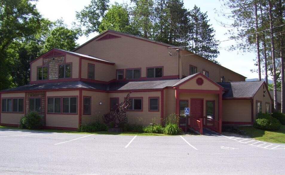 More Photos Of 129 Lincoln Ave, Manchester Center Office Residential For Lease