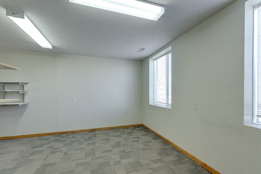 More Photos Of 250 Broad St, Greenwood Showroom For Sale