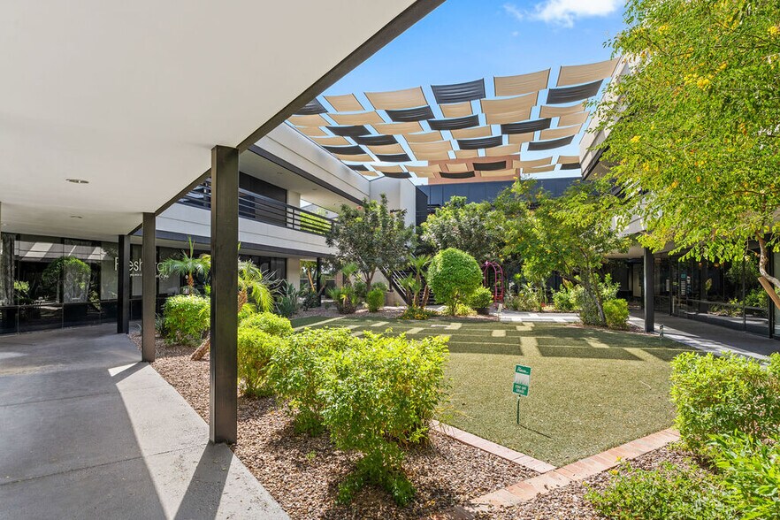More Photos Of 3333 E Camelback Rd, Phoenix Office For Lease