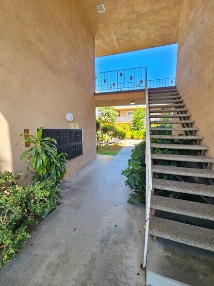 More Photos Of 627 E Palmer Ave, Glendale Apartments For Sale