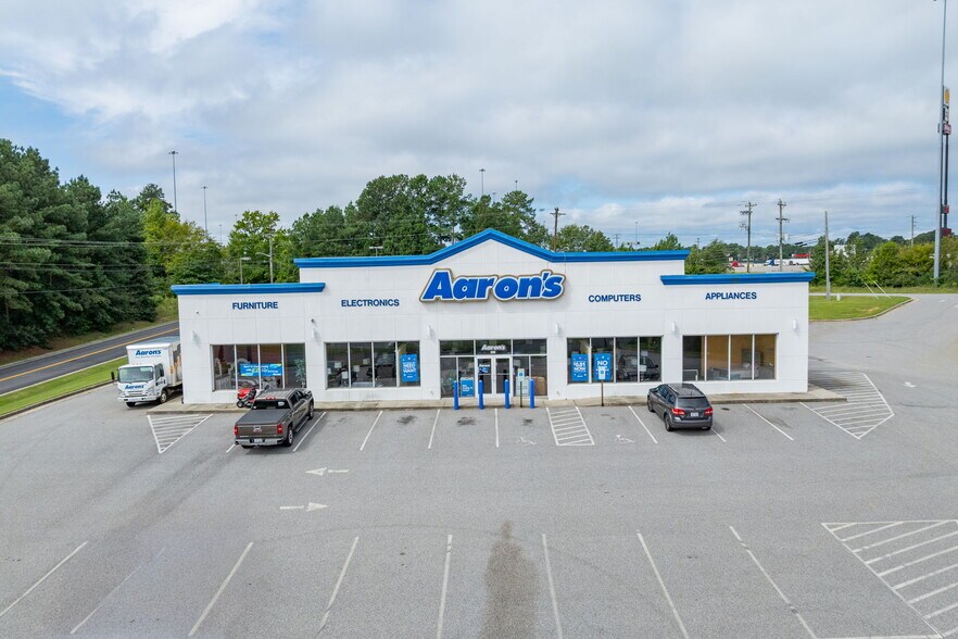 More Photos Of 102 Dominion Dr, Emporia Freestanding For Sale