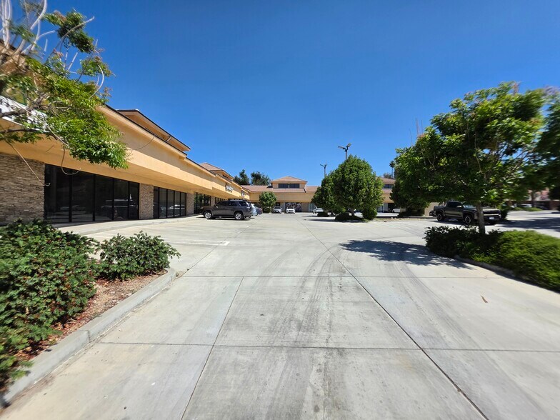 More Photos Of 2888 E Florida Ave, Hemet Storefront Retail Office For Lease