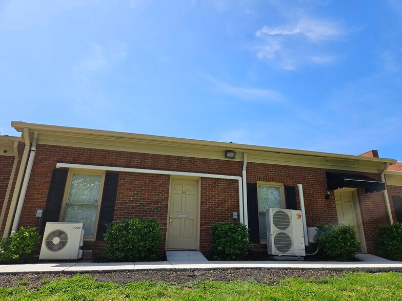 Primary Photo Of 8122 Sawyer Brown Rd, Nashville Office For Lease