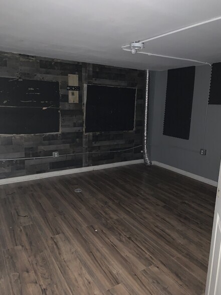 More Photos Of 1275 Pryor Rd SW, Atlanta Warehouse For Lease