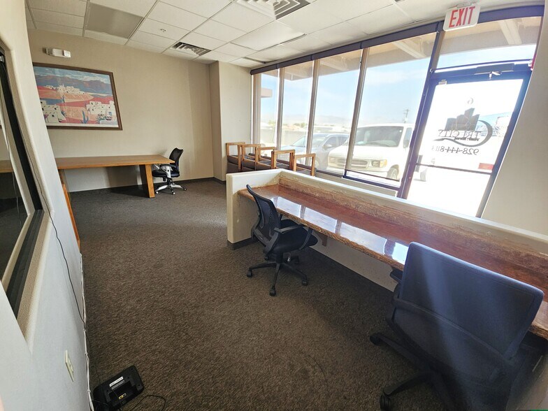 More Photos Of 2921 Friendly Pl, Bullhead City Light Distribution For Lease