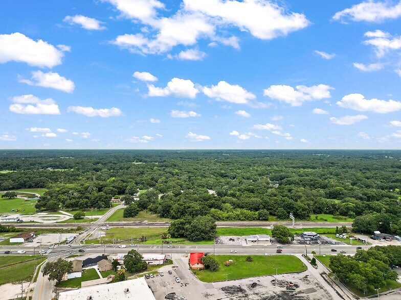 More Photos Of 324 S Main St, Wildwood Freestanding For Sale