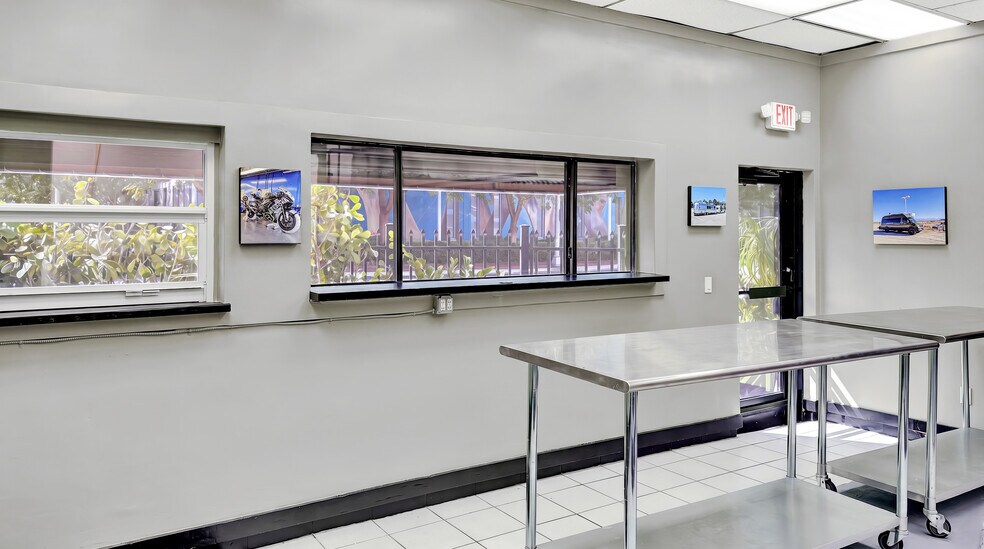 More Photos Of 643 NW 20th St, Miami Freestanding For Sale