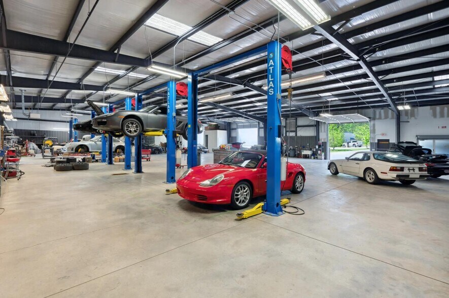 More Photos Of 20 Bellamy Pl, Stockbridge Warehouse For Sale