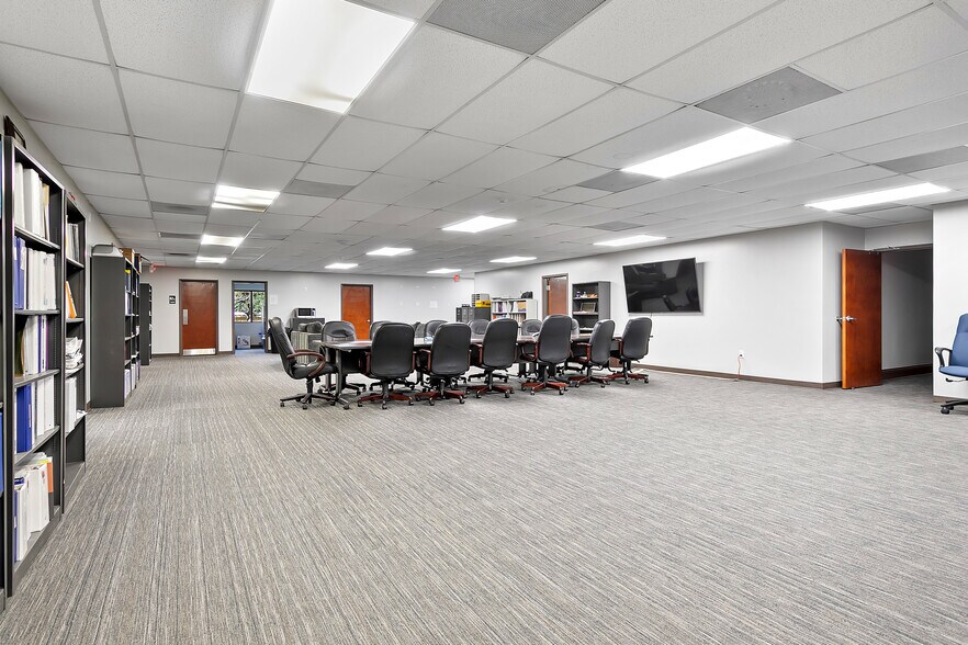 More Photos Of 2725 Center Pl, Melbourne Research And Development For Sale